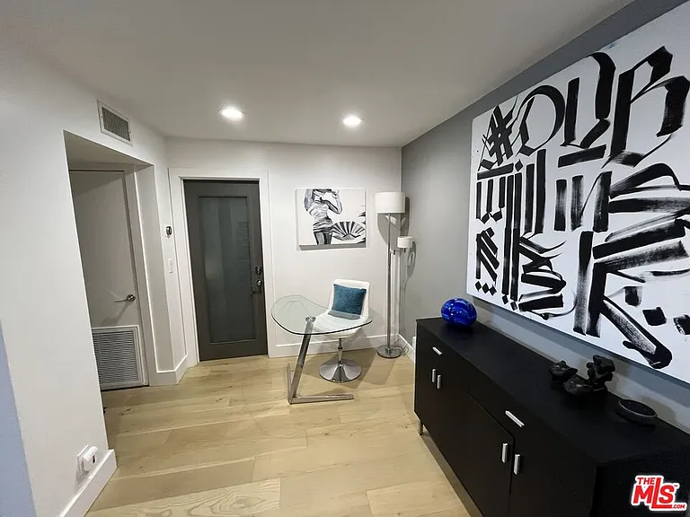 723 Palisades Beach Rd #211 — Photo 19