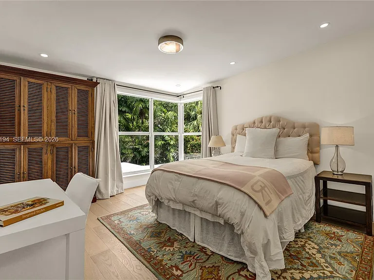 6011 N Bayshore Dr #10 — Photo 12