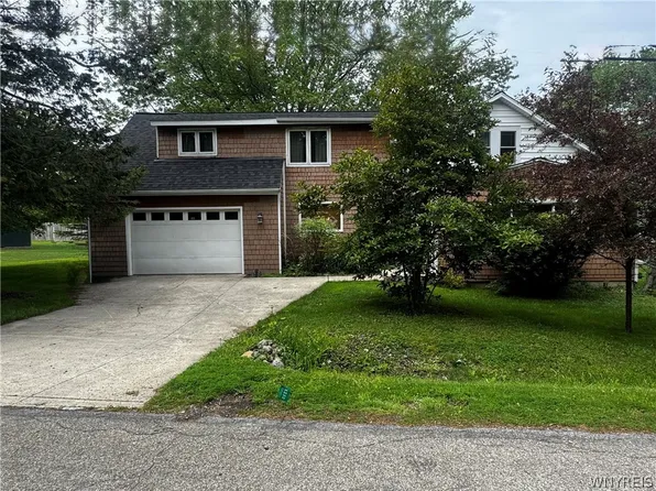 170 Rosewood Ave, Angola, NY 14006