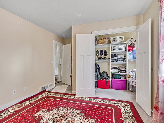 5th image of 511 E Harper Park Ln S