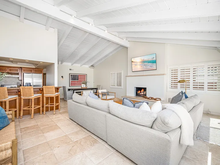 1706 W Oceanfront — Photo 9