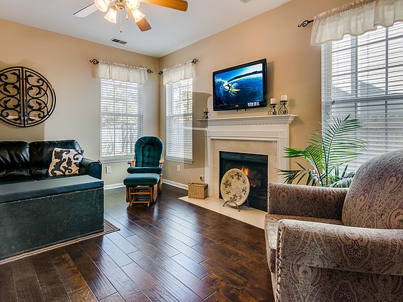 4th image of 305 Ashford Cir