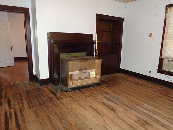 5th image of 6 Bradley Ln
