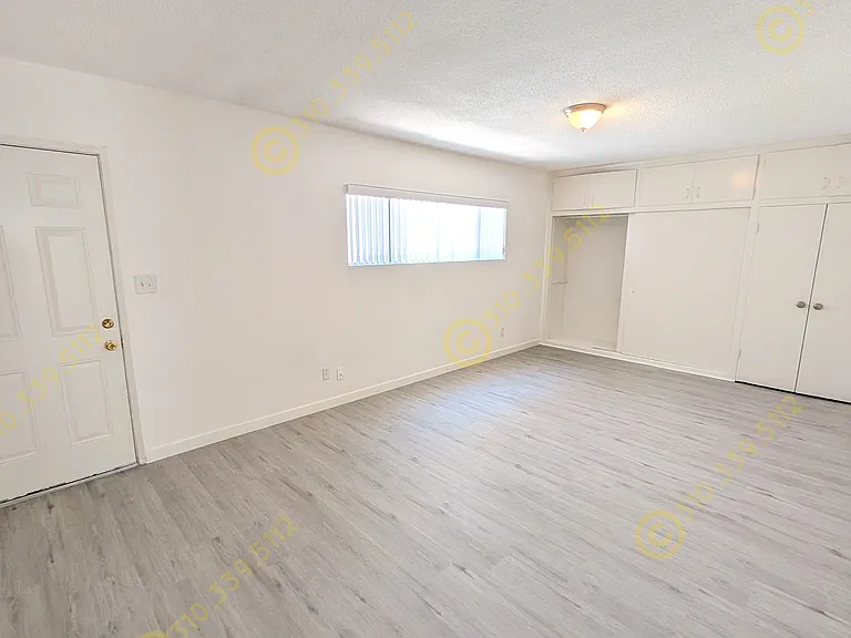 1420 Barry Ave #4 — Photo 8