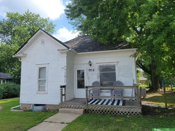 912 E 5th St, York, NE 68467