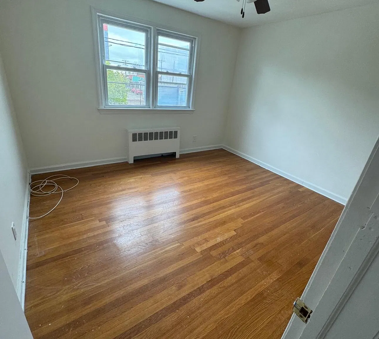 119 Hobart Ave — Photo 4