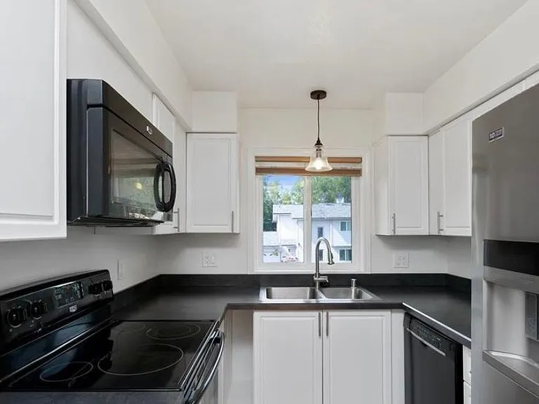 2841 Pribilof St — Photo 6
