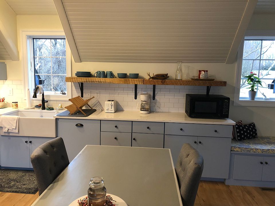 1st image of 130 Sarah Dr