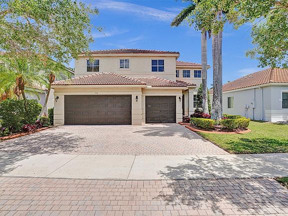 3rd image of 736 Tulip Cir