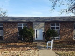 421 N 9th St, De Soto, MO 63020