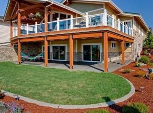 8254 Comox Rd, Blaine, WA 98230