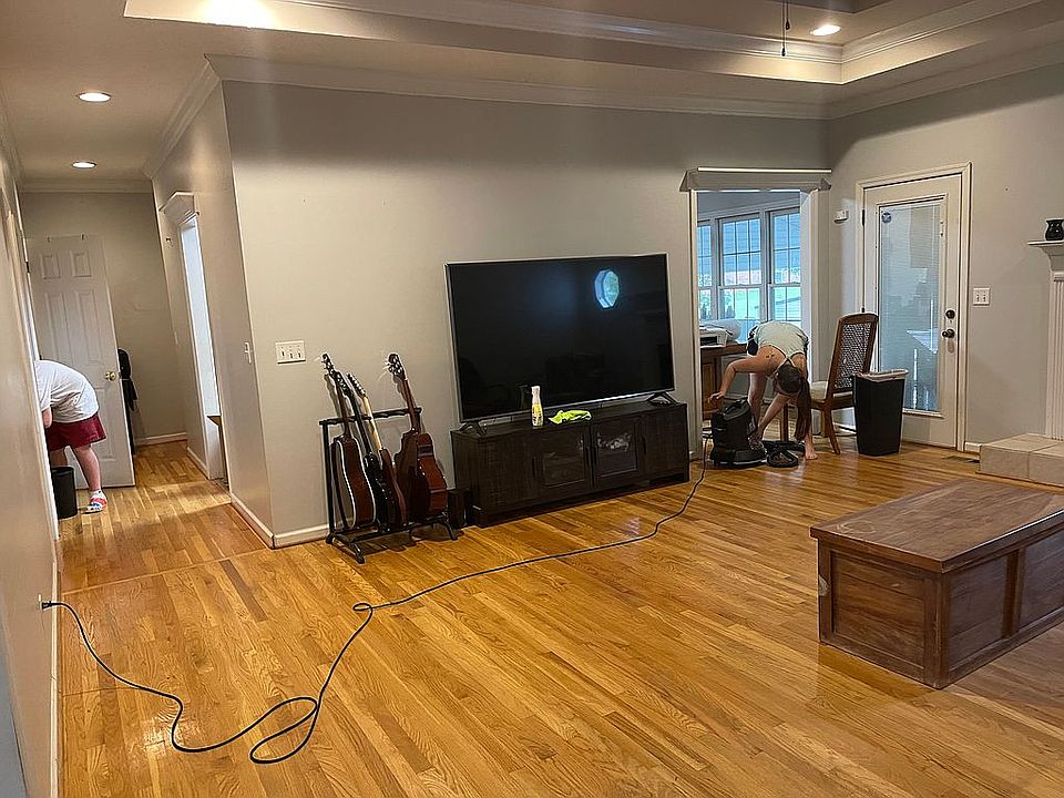 1st image of 495 Southwood Dr
