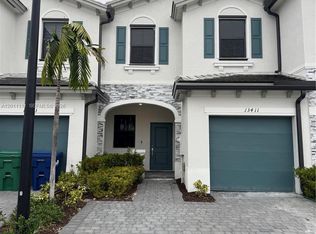 Pine Isle, Homestead, FL 33033