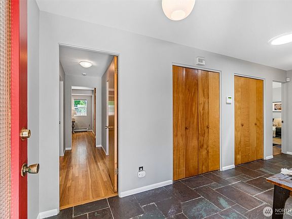 3rd image of 5320 S Kenyon Street