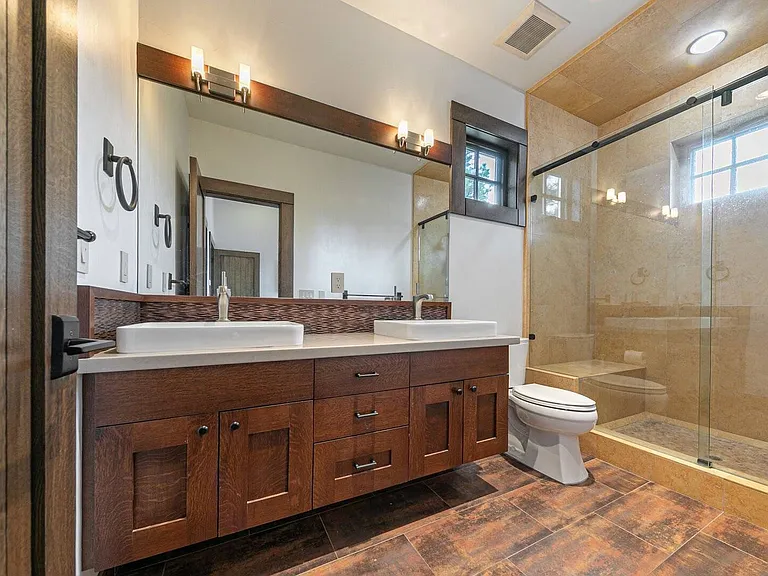 8615 Huntington Ct — Photo 30
