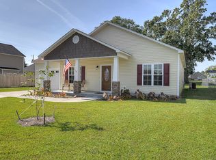 303 E Foy St, Richlands, NC 28574