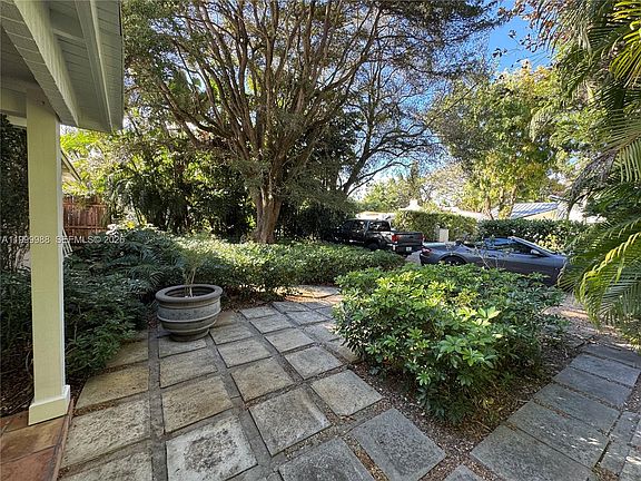 4th image of 4134 Ventura Ave