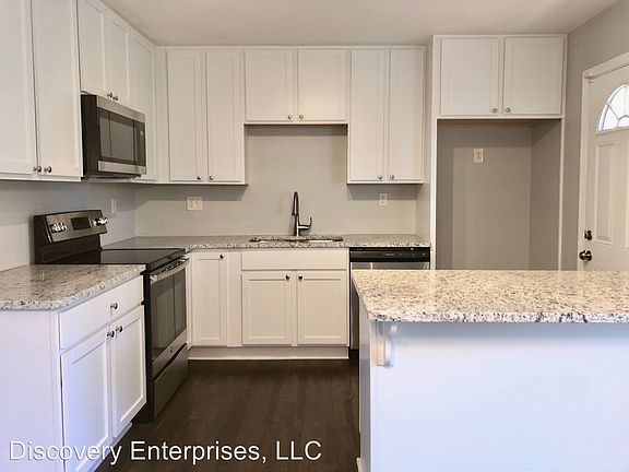 3rd image of 493 Evergreen Dr