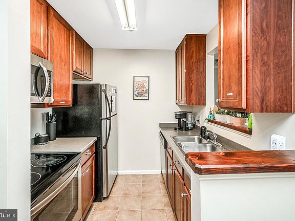 4th image of 75 Fern Oak Cir APT 303
