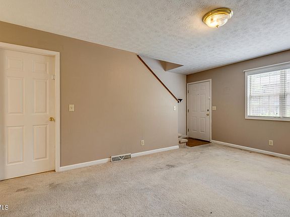 5th image of 405 Ketron Ln APT 5