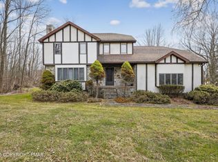 650 Chapman Lake Rd, Jermyn, PA 18433