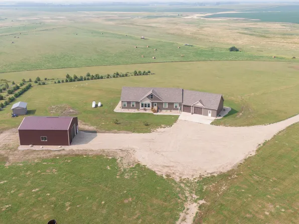 18449 Lincoln Rd, Menoken, ND 58558