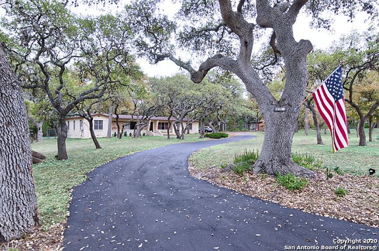 1st image of 224 Meadowbrook Dr