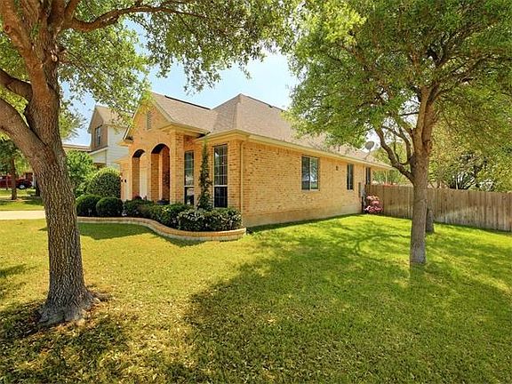 2nd image of 303 Bonita Ct