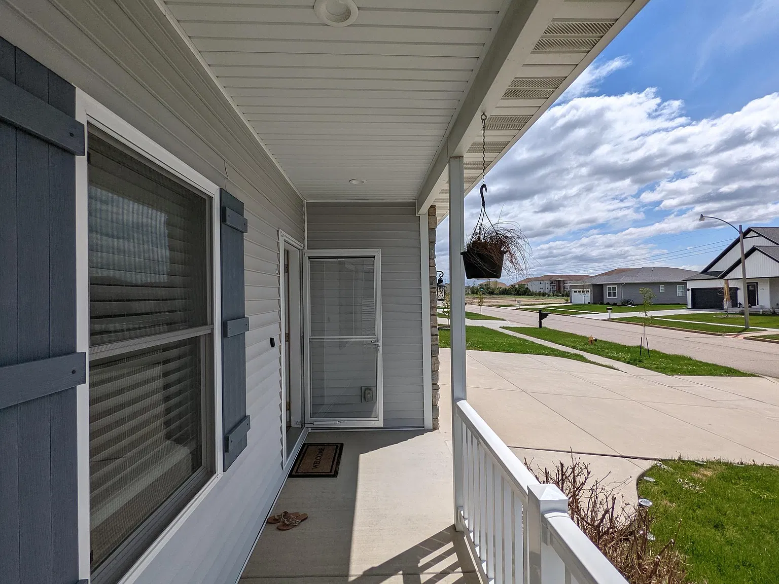 5 bed, 3.5 bath, 3100 sqft, $3,300 — Photo 3