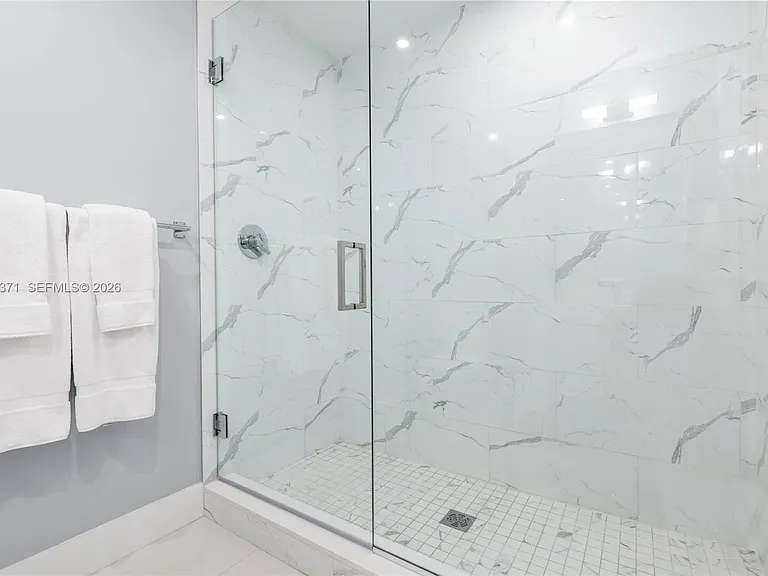 133 Isle Of Venice Dr #4B — Photo 22