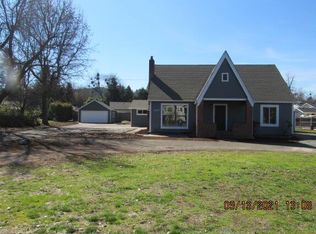 1247 Fruitdale Dr, Grants Pass, OR 97527