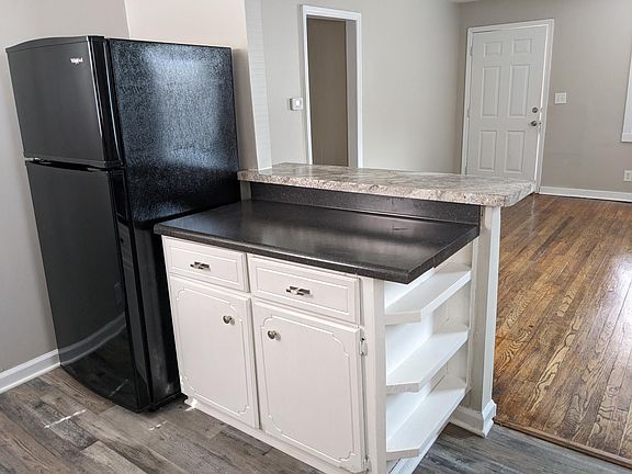 4th image of 627 Crestlyn Dr