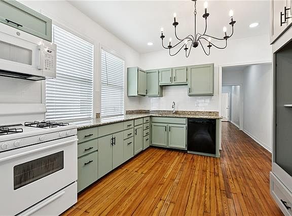 3rd image of 2648 Jonquil St