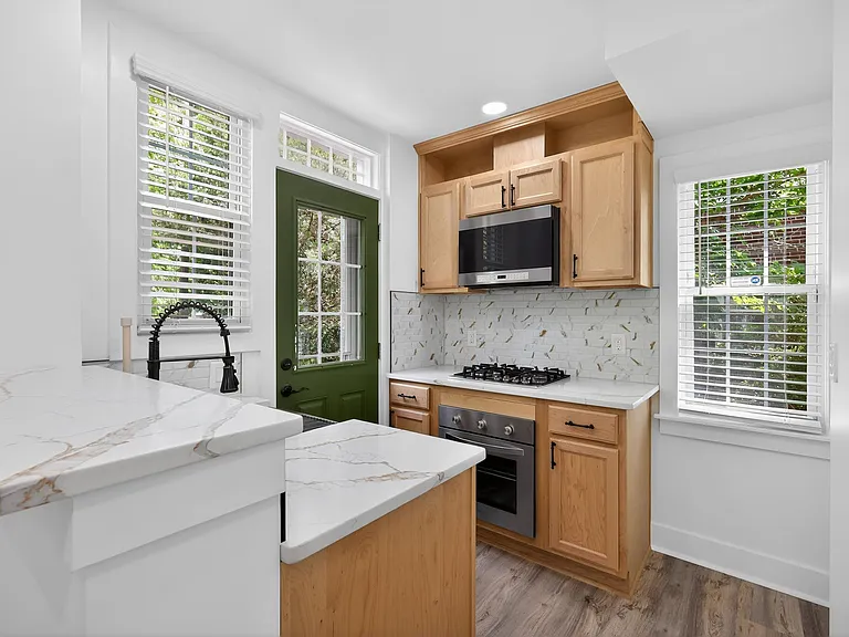 2112 34th St SE — Photo 9