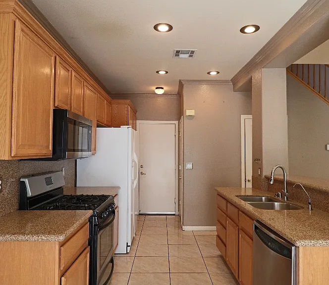 9747 Clifford Walk Ave — Photo 6
