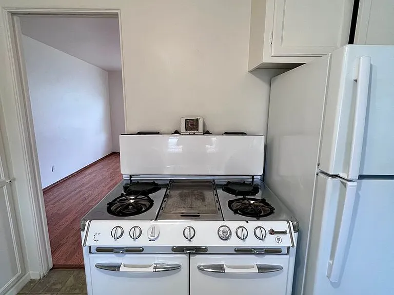 4720-34 Wilson Ave #4728-1/2 — Photo 8