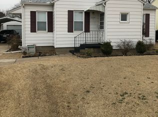 1004 Locust St, Perry, OK 73077