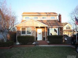 21 N Ocean Ave, Islip, NY 11751