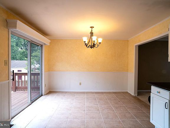 4th image of 109 Glendale Ave