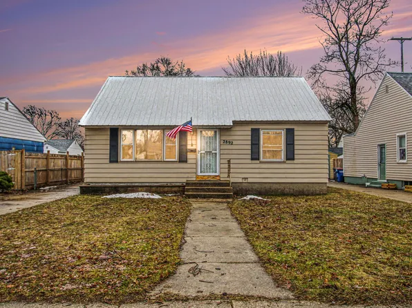 2892 Roosevelt Rd, Muskegon, MI 49441