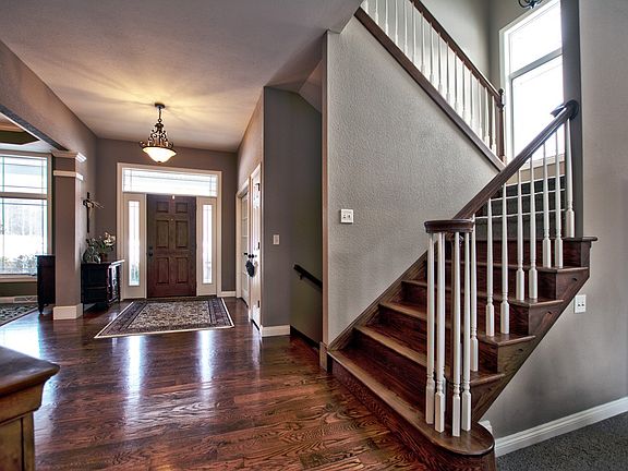 3rd image of 58187 Crystal Springs Dr