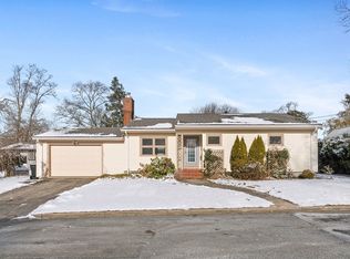 49 Clarendon St, Dartmouth, MA 02747