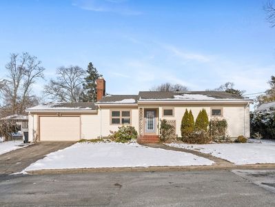 49 Clarendon St, Dartmouth, MA, 02747