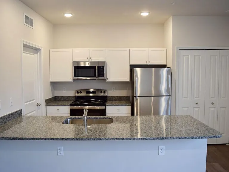 Towne Center Apartments — Photo 17