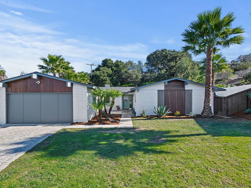 1st image of 737 Calabria Dr