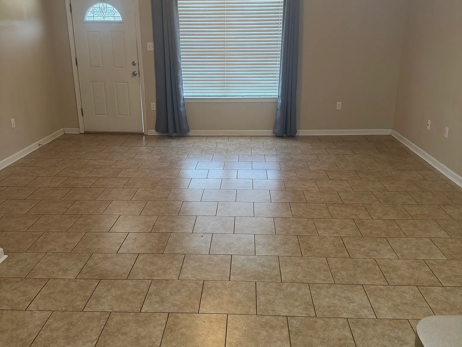 3 bed, 1300 sqft, $1,325 — Photo 3