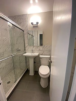 4th image of 311 E 84th St APT 5C