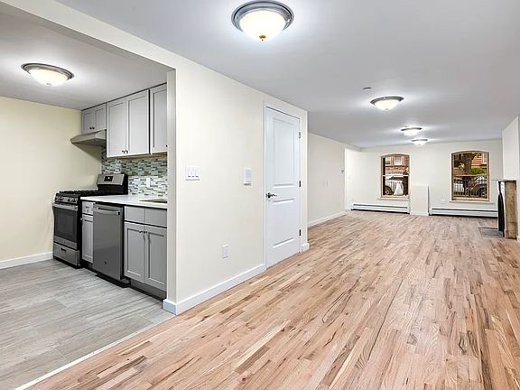 5th image of 1214 Dean St #B