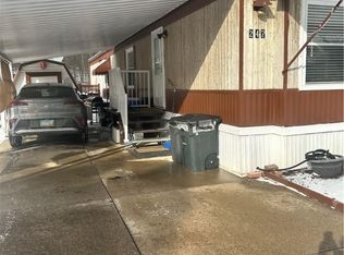 247 Forest Gln, Warren, OH 44481