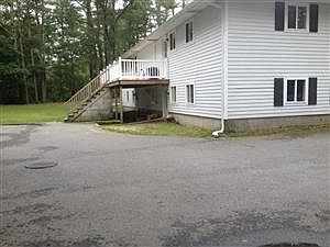 2nd image of 991 Main St APT 3
